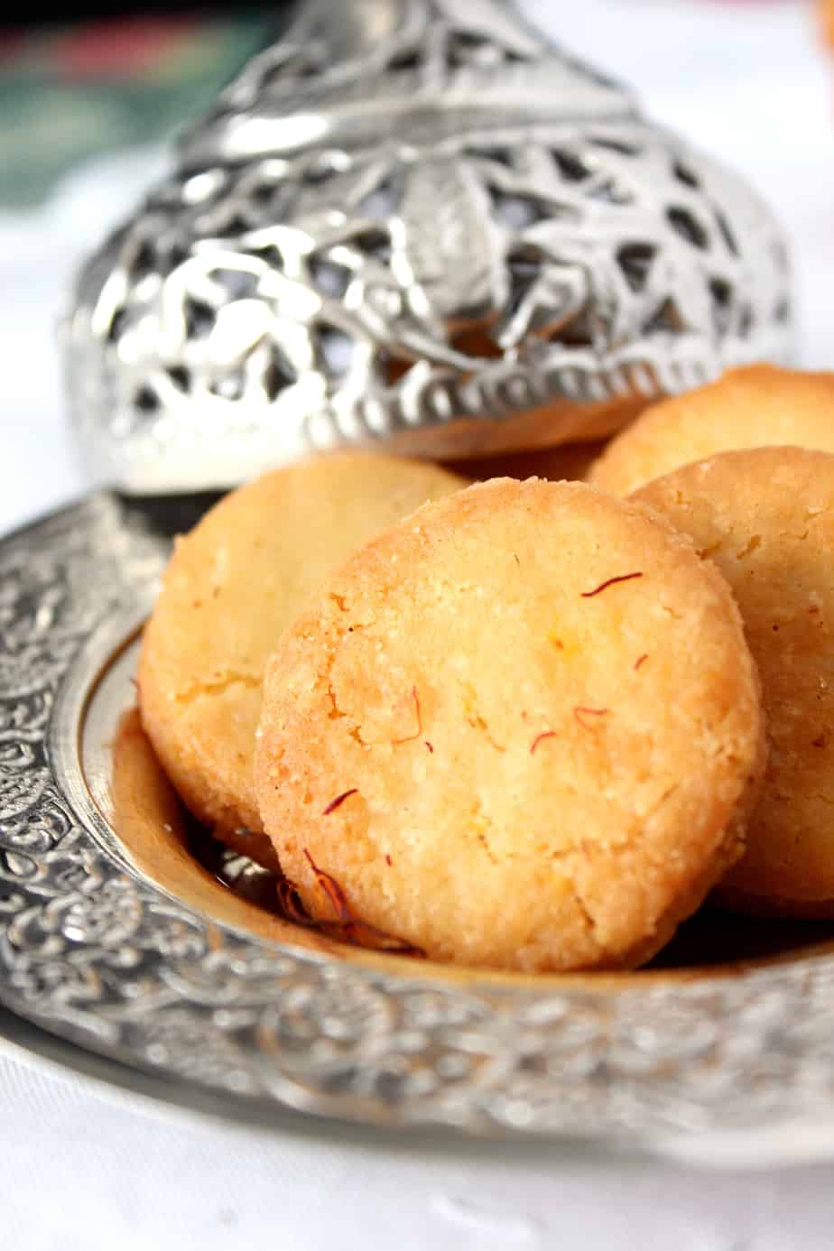meethi tiki in a silver bowl