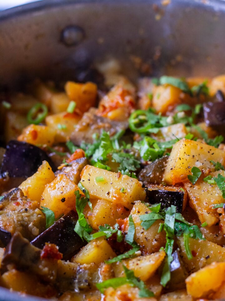 Aaloo Baingan in a pot