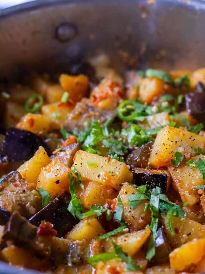 Aaloo Baingan in a pot