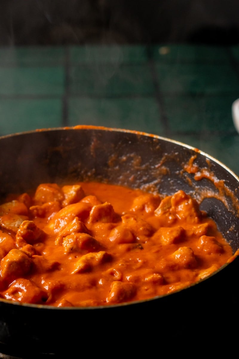 makhni handi masala simmering in a pot